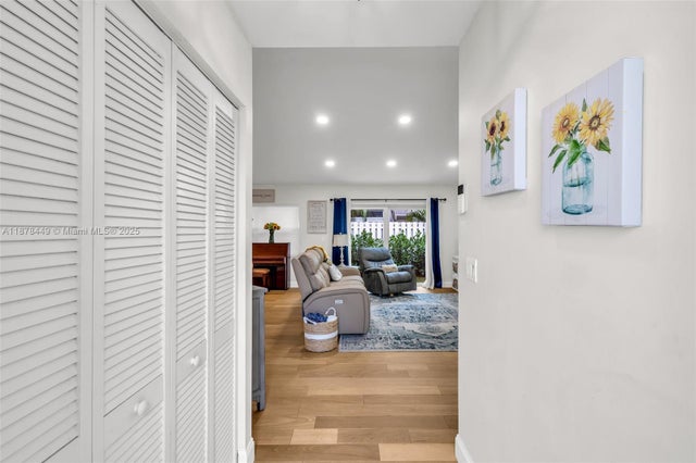 4 of 38 - 9886 Nw 2nd St, Plantation, FL