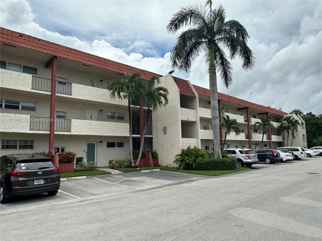 2 of 30 - 8901 E Hollybrook Blvd 306, Pembroke Pines, FL