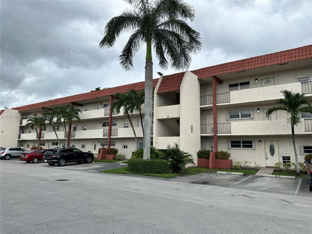 3 of 30 - 8901 E Hollybrook Blvd 306, Pembroke Pines, FL