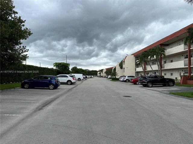 4 of 30 - 8901 E Hollybrook Blvd 306, Pembroke Pines, FL
