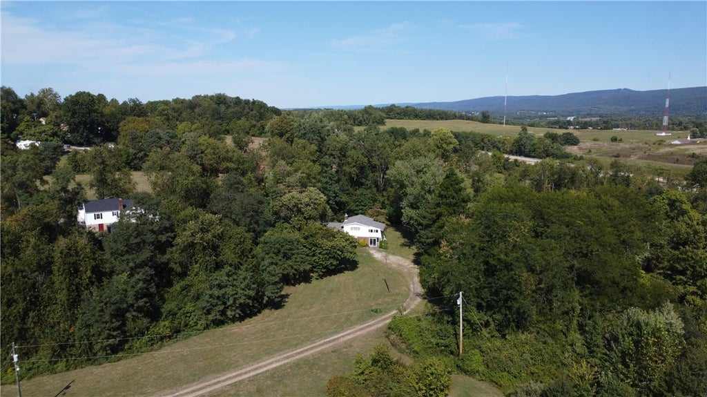 2185 Morgantown Road, Georges