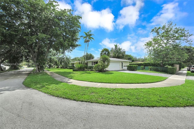 4 of 36 - 8570 Sw 155th Ter, Palmetto Bay, FL