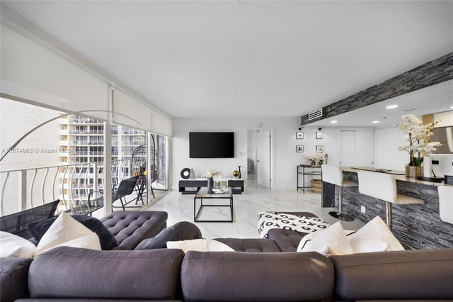 5 of 25 - 7601 E Treasure Dr 1422, North Bay Village, FL