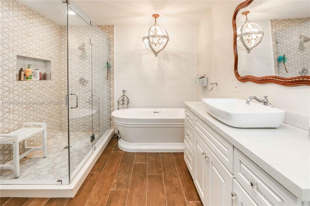 4 of 43 - 1443 Harrison St, Hollywood, FL