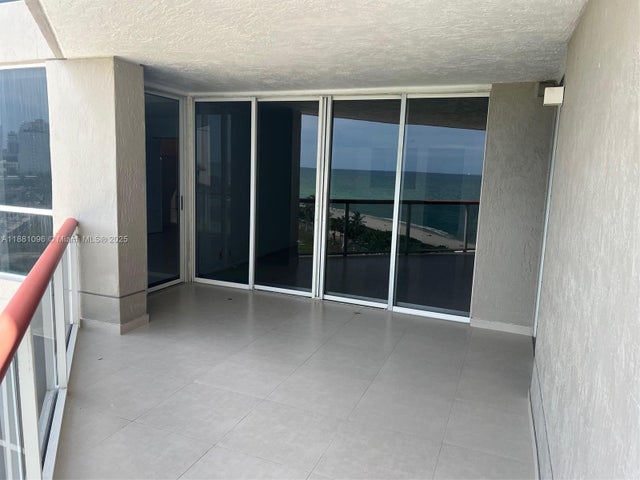 4 of 28 - 6767 Collins Ave 904, Miami Beach, FL