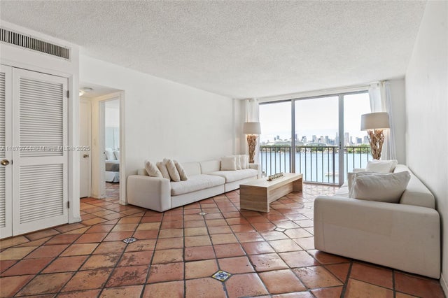 4 of 34 - 800 West Ave 831, Miami Beach, FL