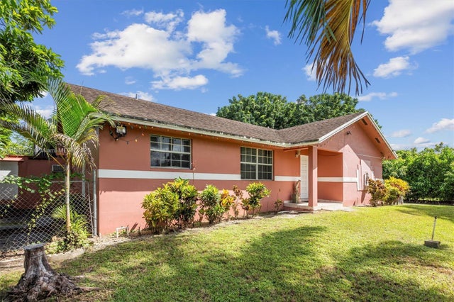 4 of 42 - 20851 Sw 242nd St, Homestead, FL