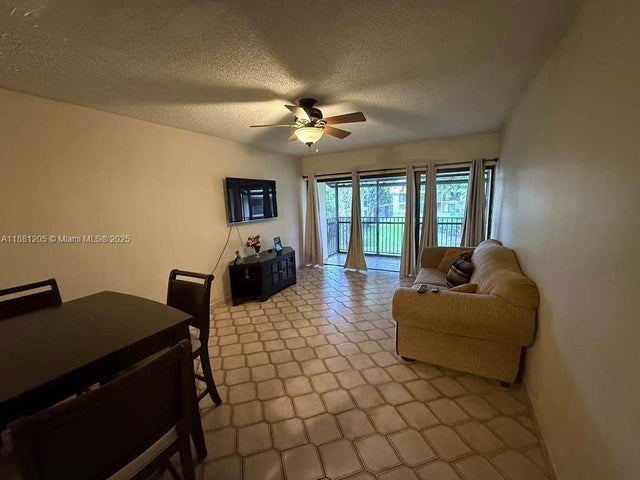 2 of 26 - 5915 Washington St 116, Hollywood, FL