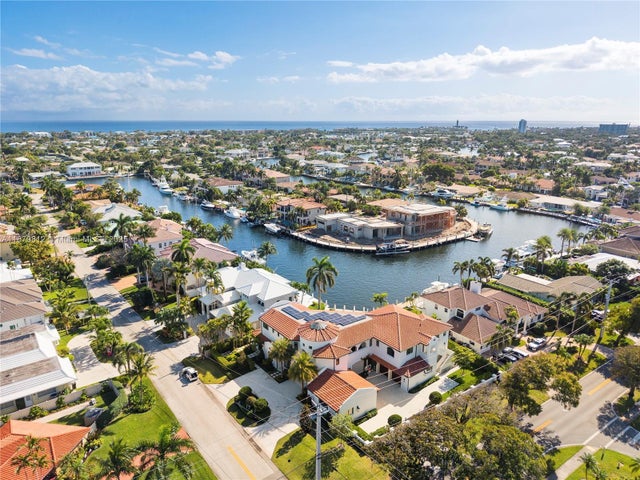2 of 41 - 2300 Ne 34th Ct, Lighthouse Point, FL