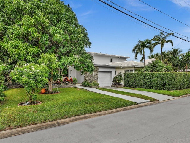 4 of 45 - 8866 Dickens Ave, Surfside, FL