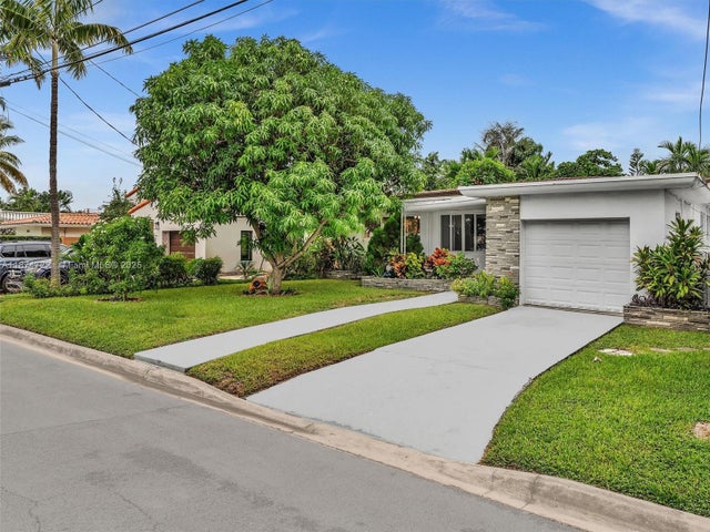 5 of 45 - 8866 Dickens Ave, Surfside, FL