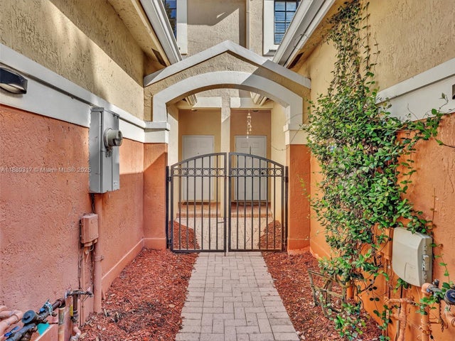 2 of 47 - 3865 Tree Top Dr, Weston, FL