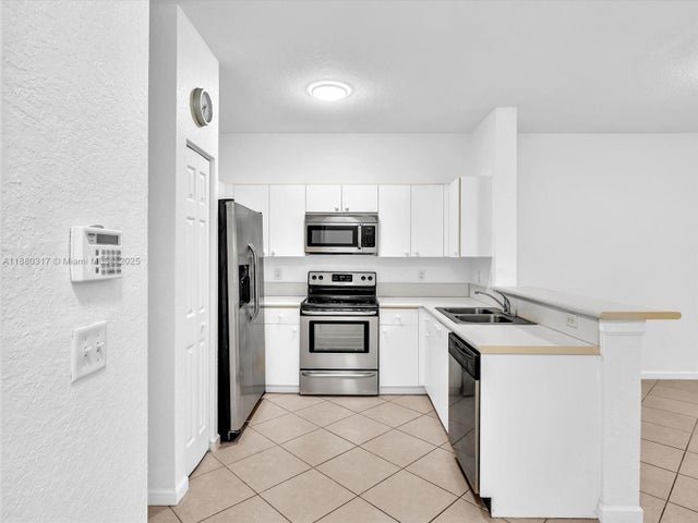 4 of 47 - 3865 Tree Top Dr, Weston, FL