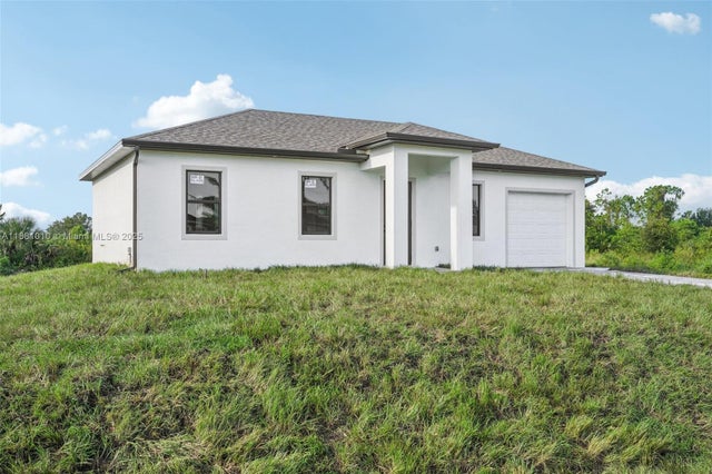 5 of 33 - 4402 E 19th St, Lehigh Acres, FL