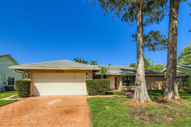 2 of 28 - 7008 Nw 49th Ct, Lauderhill, FL