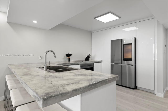 4 of 34 - 400 N Surf Rd 903, Hollywood, FL