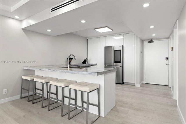 5 of 34 - 400 N Surf Rd 903, Hollywood, FL