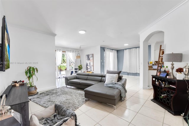 4 of 15 - 15151 Sw 13th Ter, Miami, FL