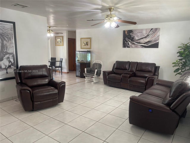 5 of 41 - 610 Nw 16th St, Homestead, FL