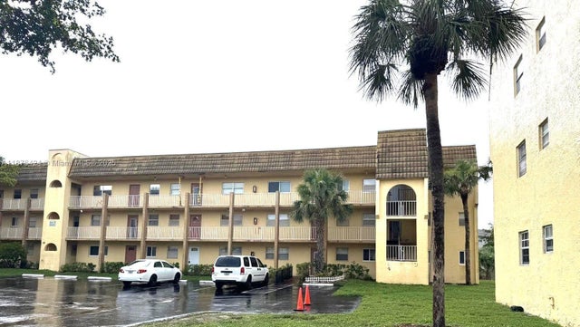 8305 Sunrise Lakes Blvd 312, Sunrise