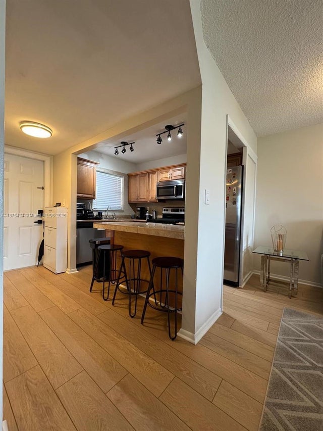 4 of 21 - 8305 Sunrise Lakes Blvd 312, Sunrise, FL