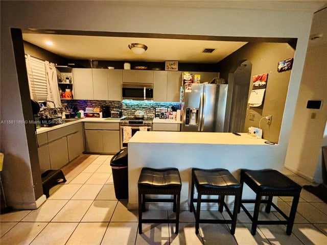 3 of 19 - 2239 Atlanta St, Hollywood, FL