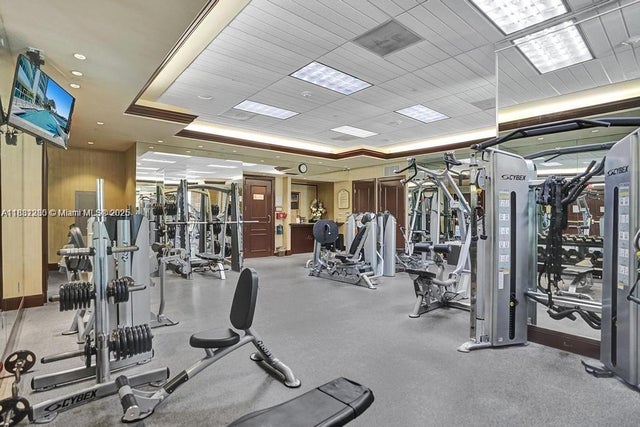 5 of 8 - 20201 E Country Club Dr 504, Aventura, FL