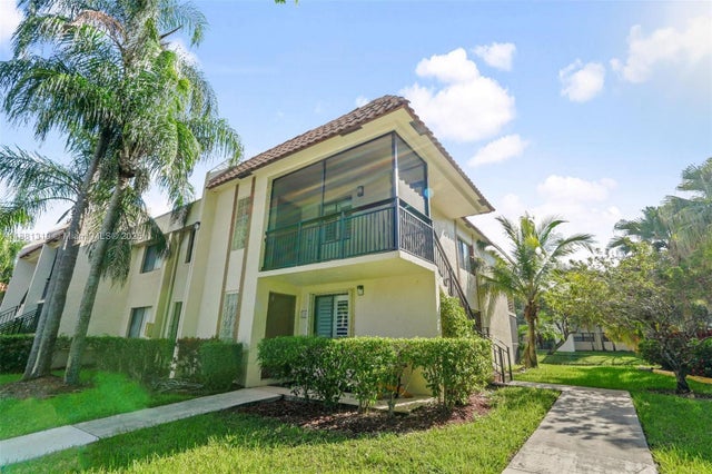 1 of 26 - 410 Lakeview Dr 204, Weston, FL