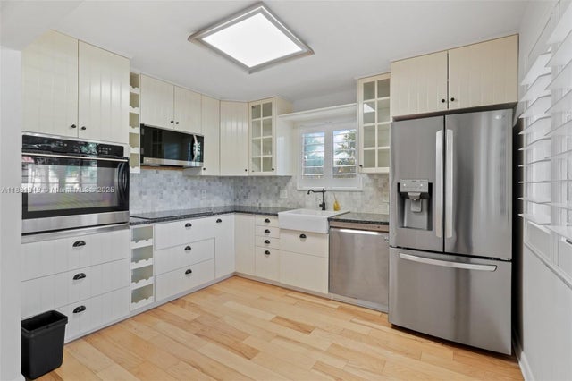 3 of 26 - 410 Lakeview Dr 204, Weston, FL