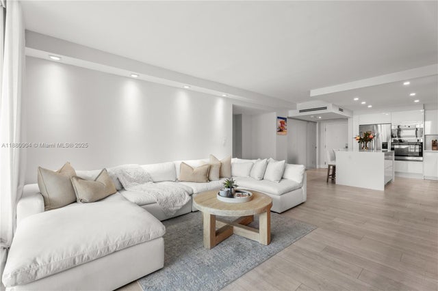 4 of 26 - 2301 Collins Ave 1523-24, Miami Beach, FL