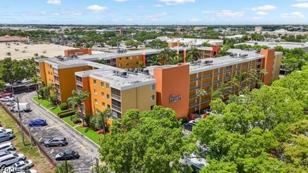 2366 E Mall Dr 119, FORT MYERS