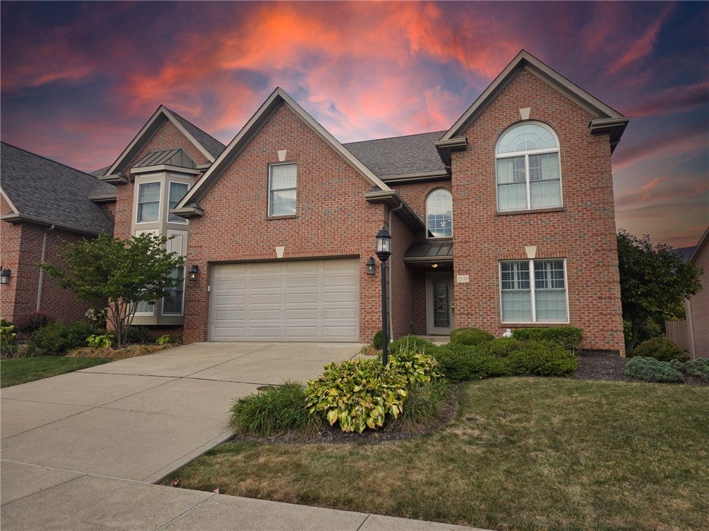 1533 Staunton Drive, Moon/Crescent