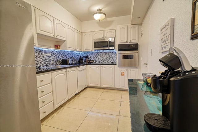 5 of 15 - 4001 S Ocean Dr 10r, Hollywood, FL