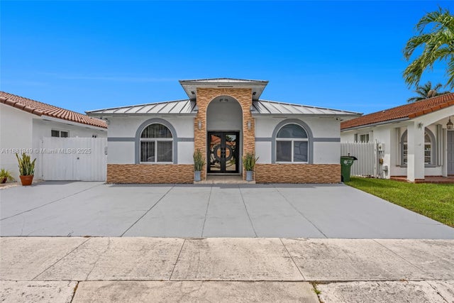2 of 30 - 7710 W 30th Ln, Hialeah, FL