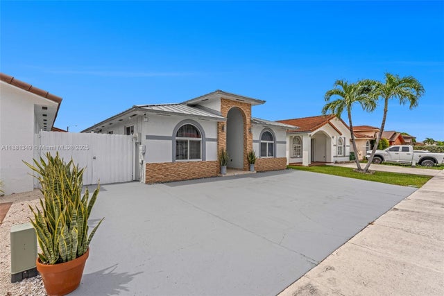 4 of 30 - 7710 W 30th Ln, Hialeah, FL