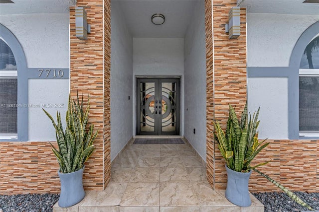 5 of 30 - 7710 W 30th Ln, Hialeah, FL