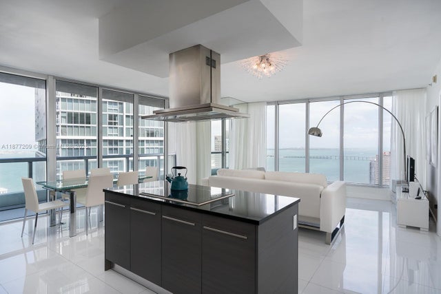 2 of 21 - 485 Brickell Ave 4110, Miami, FL