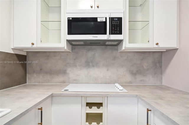 4 of 25 - 1824 Monroe St 7, Hollywood, FL