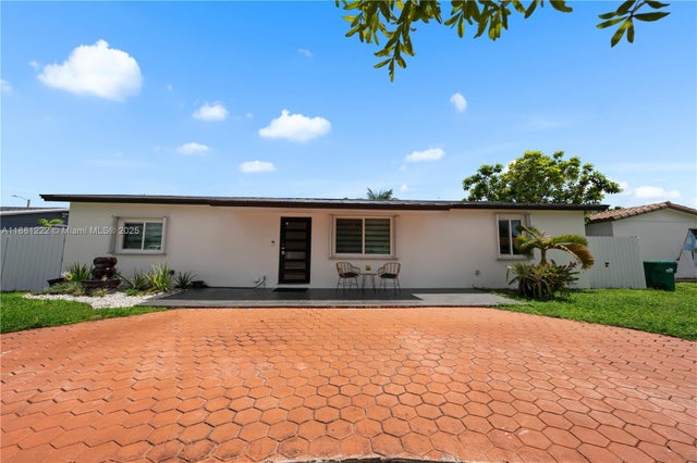 2 of 37 - 6423 Sw 107th Pl, Miami, FL
