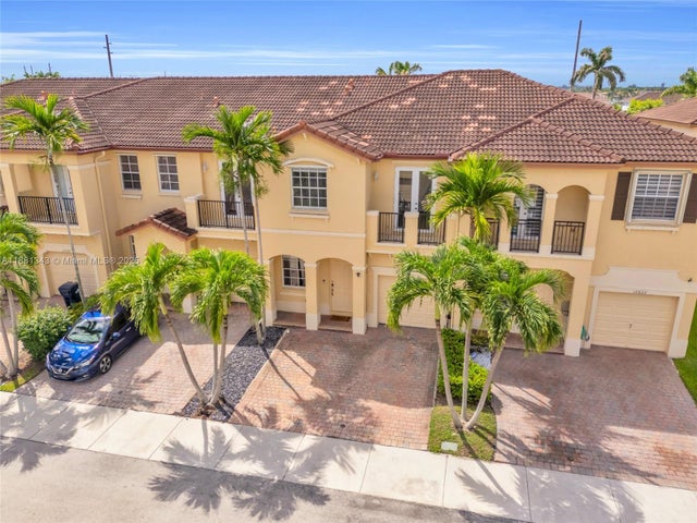 4 of 35 - 12818 Sw 135th St, Miami, FL