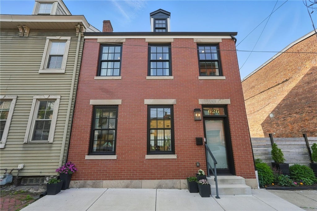 626 Suismon Street, East Allegheny