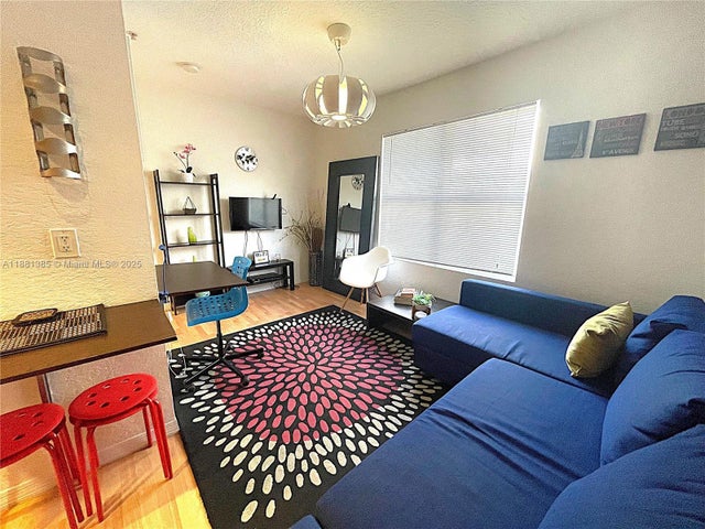2 of 29 - 7326 Collins Ave 207, Miami Beach, FL