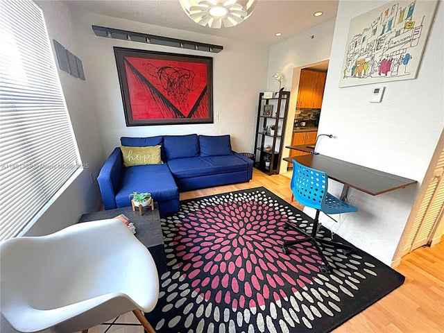 4 of 29 - 7326 Collins Ave 207, Miami Beach, FL