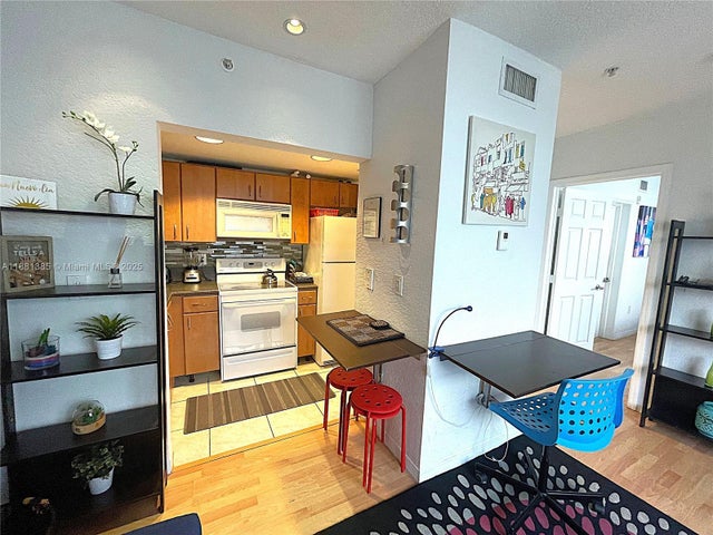5 of 29 - 7326 Collins Ave 207, Miami Beach, FL