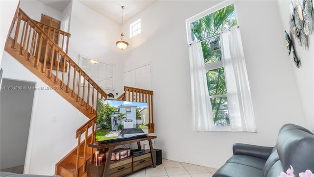 2 of 40 - 7256 Sw 44th Ct, Davie, FL