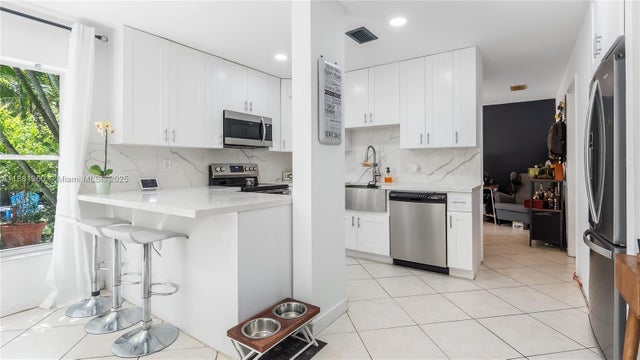 5 of 40 - 7256 Sw 44th Ct, Davie, FL