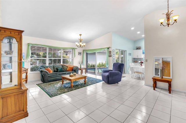 5 of 27 - 5660 Sw 99th Ln, Cooper City, FL