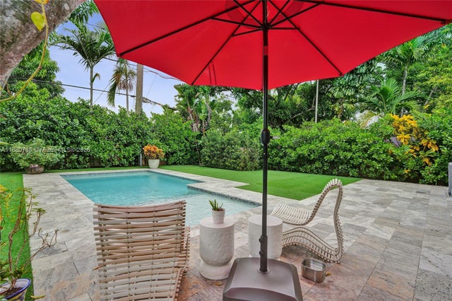 4 of 64 - 910 Sw 23rd Rd, Miami, FL