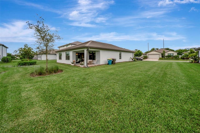 3 of 36 - 2941 Shortleaf Ave, Lauderdale Lakes, FL