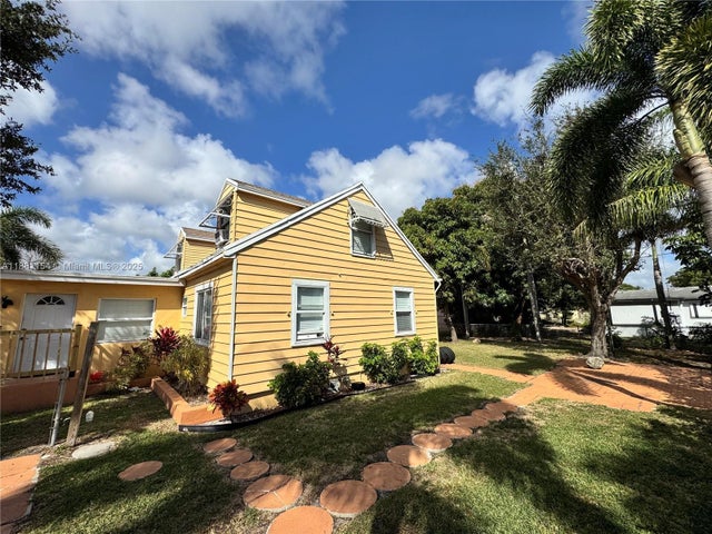 5 of 19 - 619 Sw 10th St, Delray Beach, FL